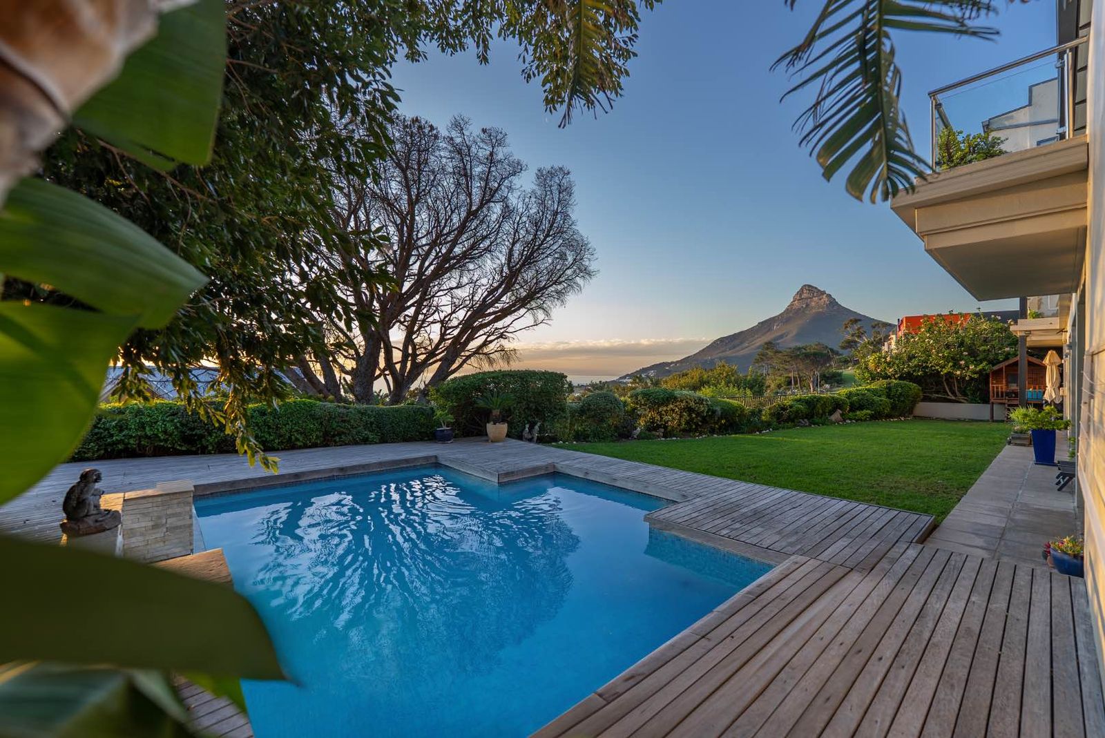 2 Rontree Avenue, Camps Bay